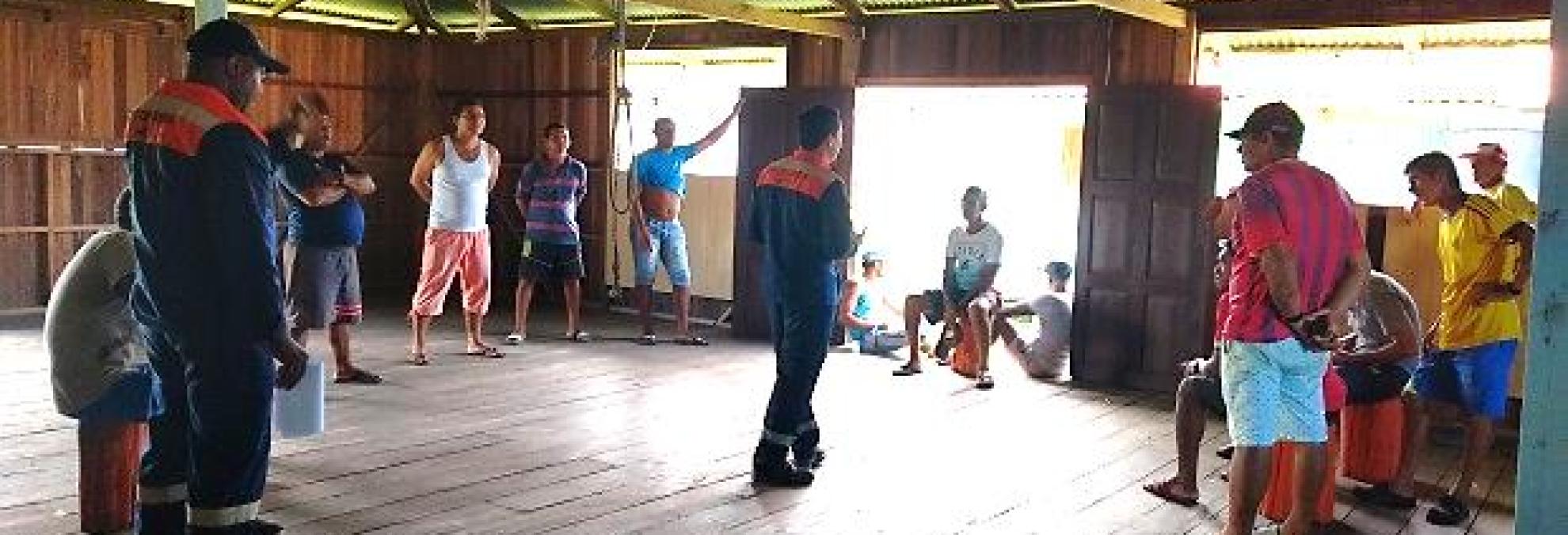 Dimar y comunidad de Guapi realizan encuentros para fortalecer actividades marítimas de la región