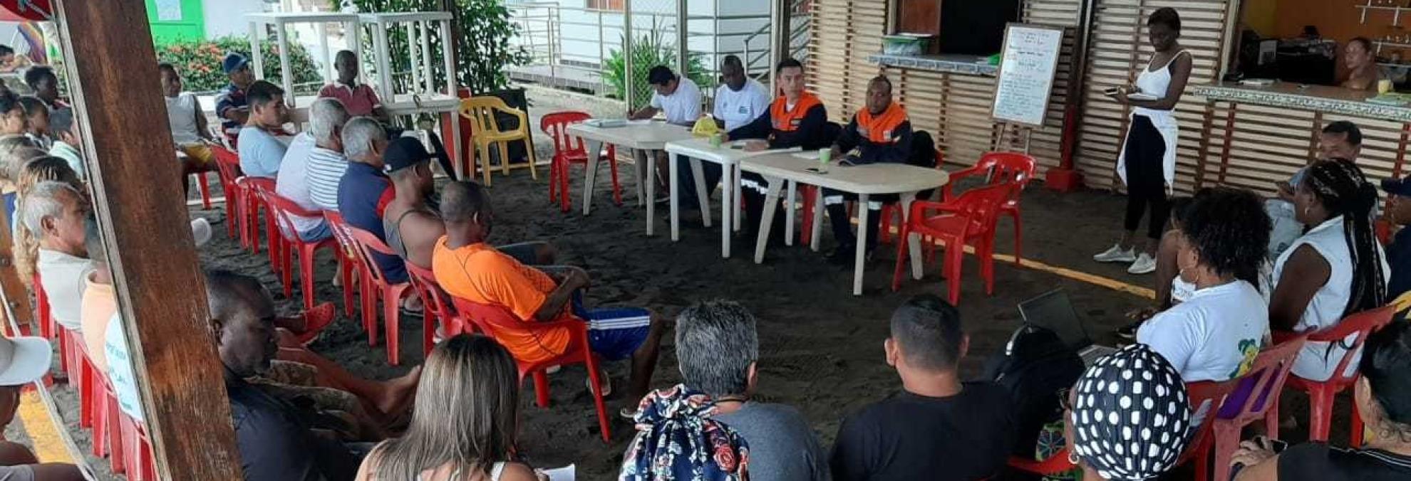 Dimar lidera encuentro en Piangüita para fortalecer la seguridad Marítima de sus playas