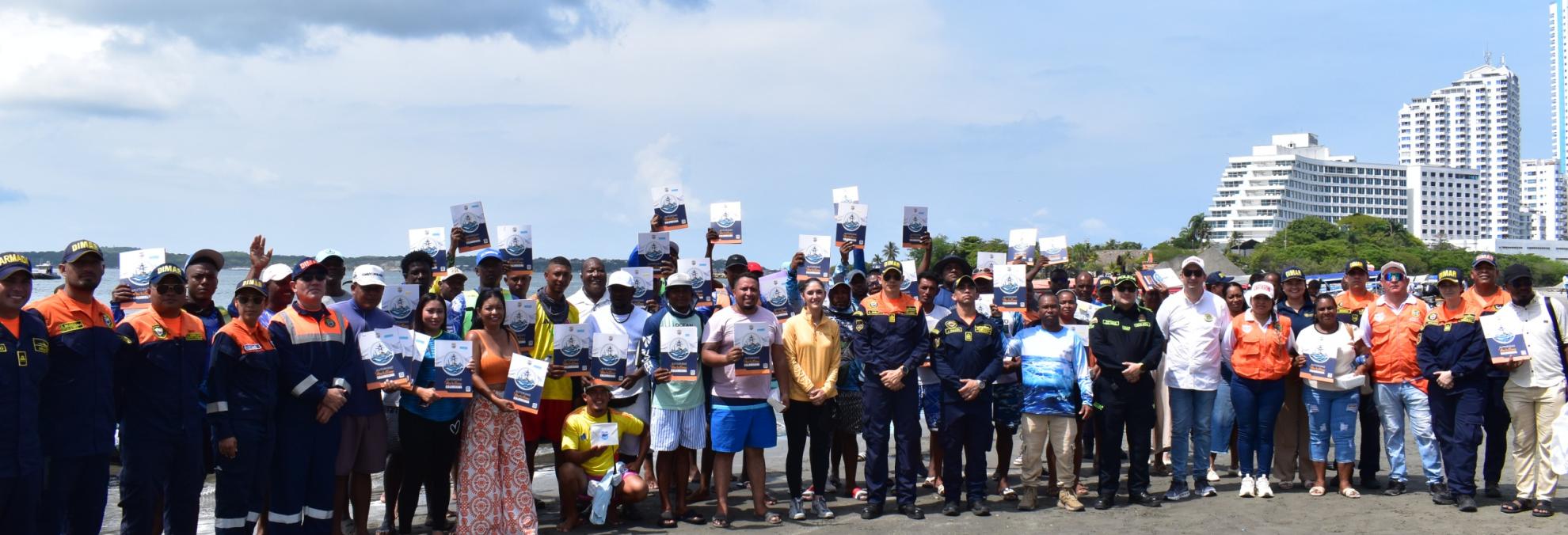 Entrega de 96 matrículas y certificados de navegación por Dimar a embarcaciones de la zona insular de Cartagena