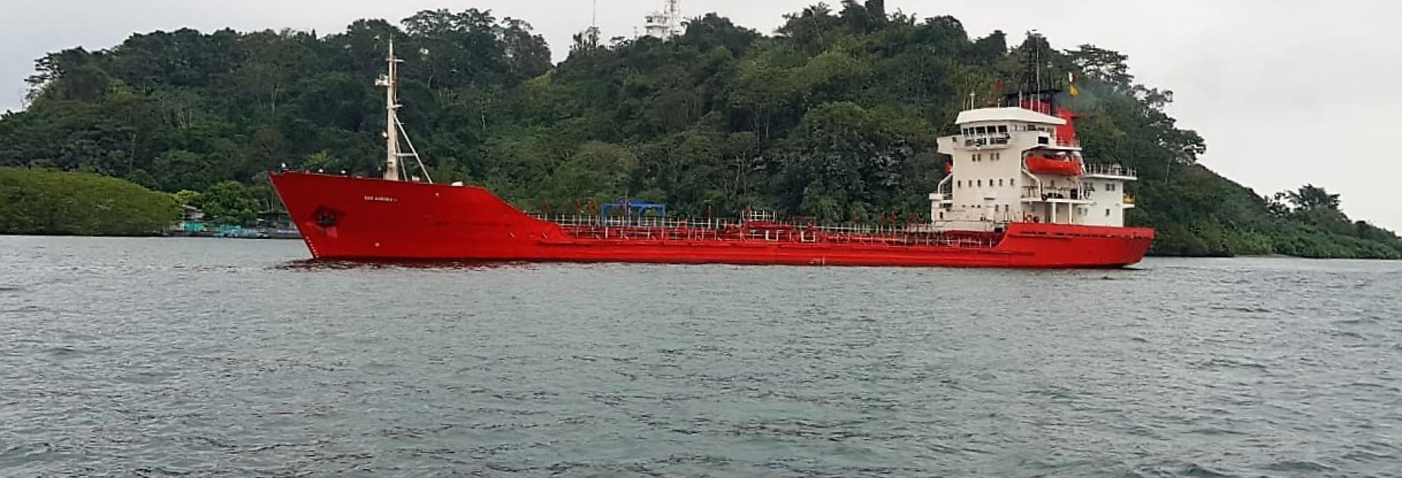Tumaco recibió en puerto al primer buque tanquero con hidrocarburos