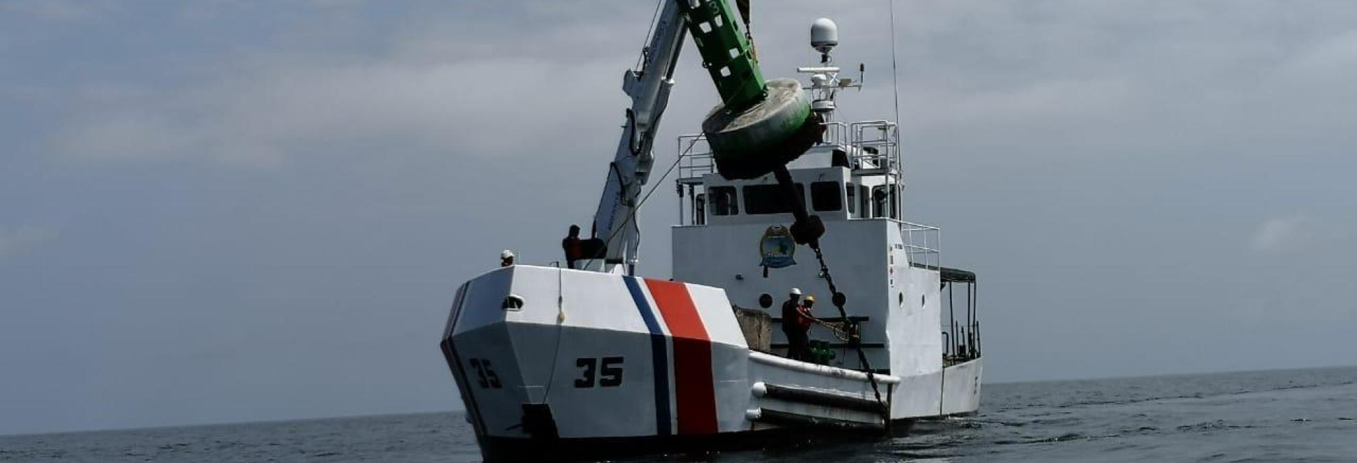Dimar concluyó labores de mantenimiento de  las Ayudas a la Navegación del Pacífico Sur