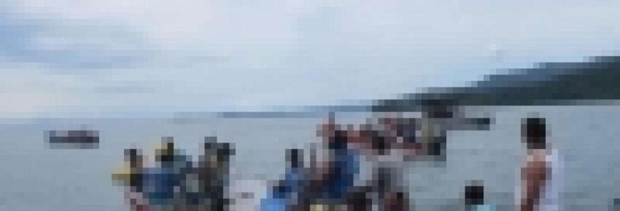 Grupos folclóricos de "chirimías" en el desfile náutico del "Festival de la Bahía".