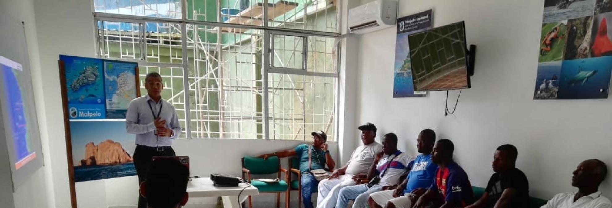 Dimar realizó talleres sobre Seguridad Integral Marítima para temporada de avistamiento de ballenas