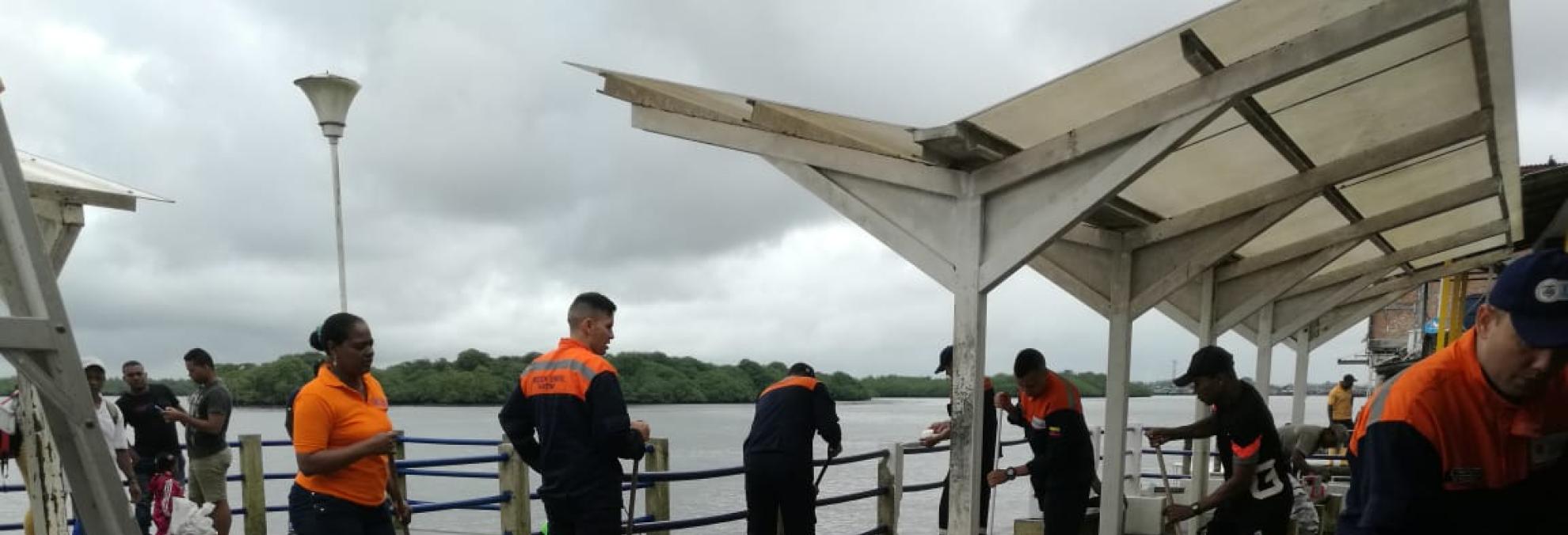 En Tumaco, Dimar y la comunidad adelantan jornada de embellecimiento del muelle Residencias