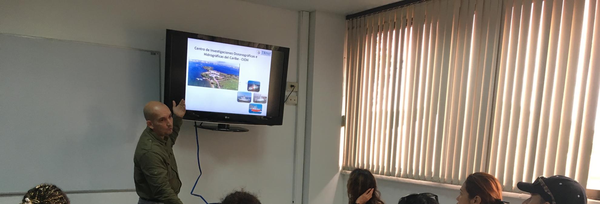 Estudiantes universitarios visitan CIOH del Caribe