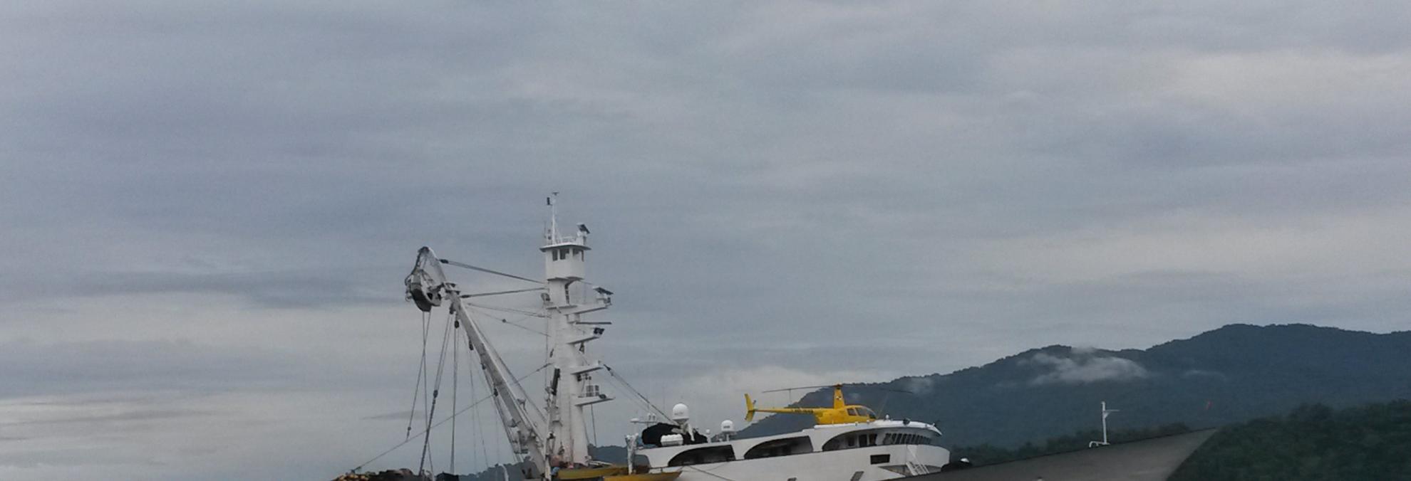 Bahía Solano recibe buque atunero internacional.