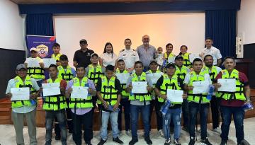 Dimar en Leticia capacitó a 28 alumnos en curso de motorista fluvial