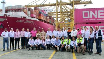 Buque “ONE Orinoco”, con su característico casco magenta, arribó por primera vez a Buenaventura: Dimar