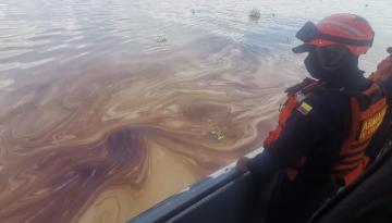 En medio de un trabajo interinstitucional, se logra controlar mancha en aguas  del río Magdalena 