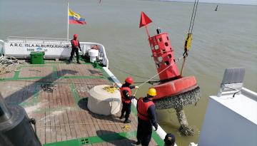 Dimar trabaja por la seguridad integral marítima con el mantenimiento de las ayudas a la navegación en el Caribe colombiano