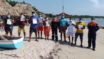 La Dirección General Marítima otorga matrículas de embarcaciones a pobladores de Rincón del Mar