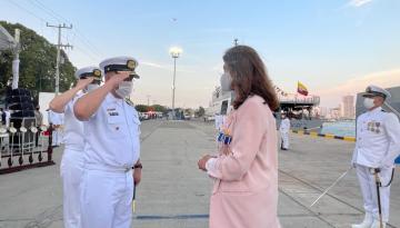 Dirección General Marítima entrega reconocimiento a la Vicepresidenta de la República