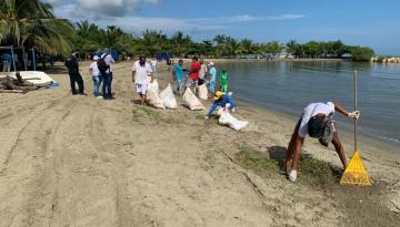 Dimar lidera jornada de limpieza y adecuación de playas en Coveñas y San Antero