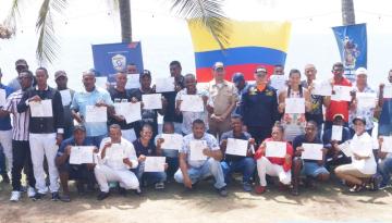 Dimar realiza jornada de atención a usuarios en Isla Fuerte