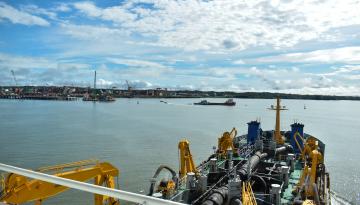 Dimar supervisa dragado de mantenimiento en zonas portuarias de Buenaventura 