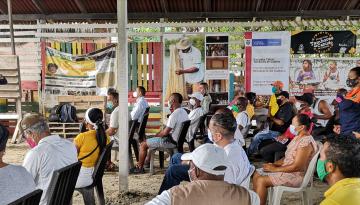 Dimar y autoridades de Cartagena socializan con la comunidad zonificación de Playa Azul. 
