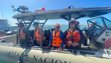 Armada de Colombia y Dirección General Marítima rescatan a tres pescadores a la deriva en el Caribe Colombiano
