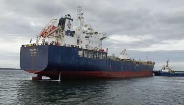 Tumaco recibió el buque tanquero más grande de su historia con combustible para abastecer la región