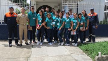 Capitanía de Puerto de Leticia recibe visita del Colegio Naval 