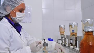 Análisis de muestras en los centros de investigación de Dimar. 