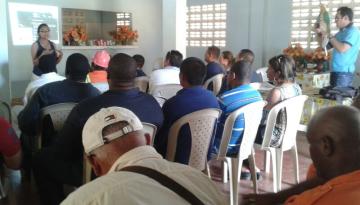 Charlas ambientales en La Guajira