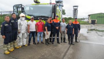 Dimar capacita a funcionarios de Leticia en manejo de extintores 