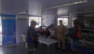 Dimar realiza controles en tráfico fluvial internacional trifronterizo en el puerto de Leticia