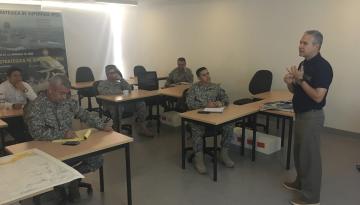 Dimar socializa publicaciones náuticas con el gremio marítimo de Cartagena