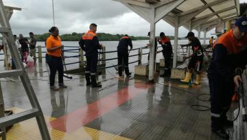 En Tumaco, Dimar y la comunidad adelantan jornada de embellecimiento del muelle Residencias