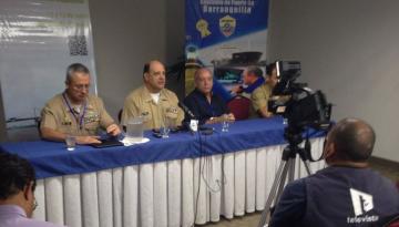 El Director General Marítimo con los altos oficiales, en la presentación de la inversión para señalización.  