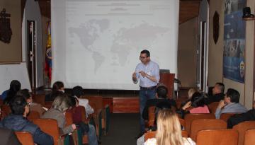 Conversatorio sobre los riesgos asociados a la exploración y producción de hidrocarburos.